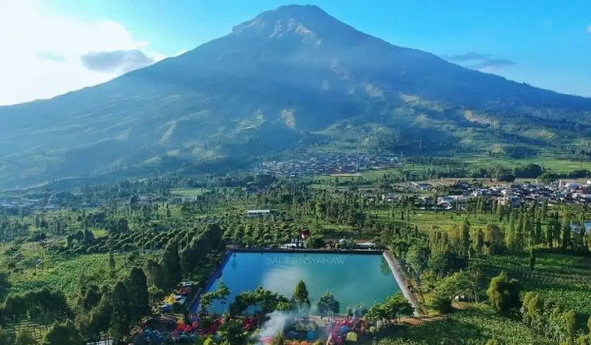 Embung: Santai di Tepi Danau dengan Teman & Keluarga